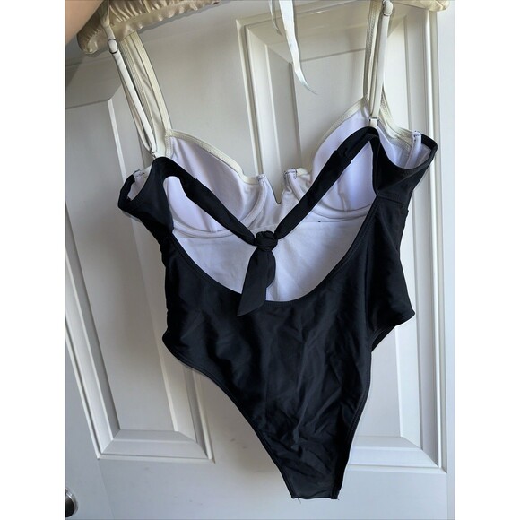 Chic Two-Tone Black and White Bodysuit with Underwire Support Sku1 - Picture 4 of 7